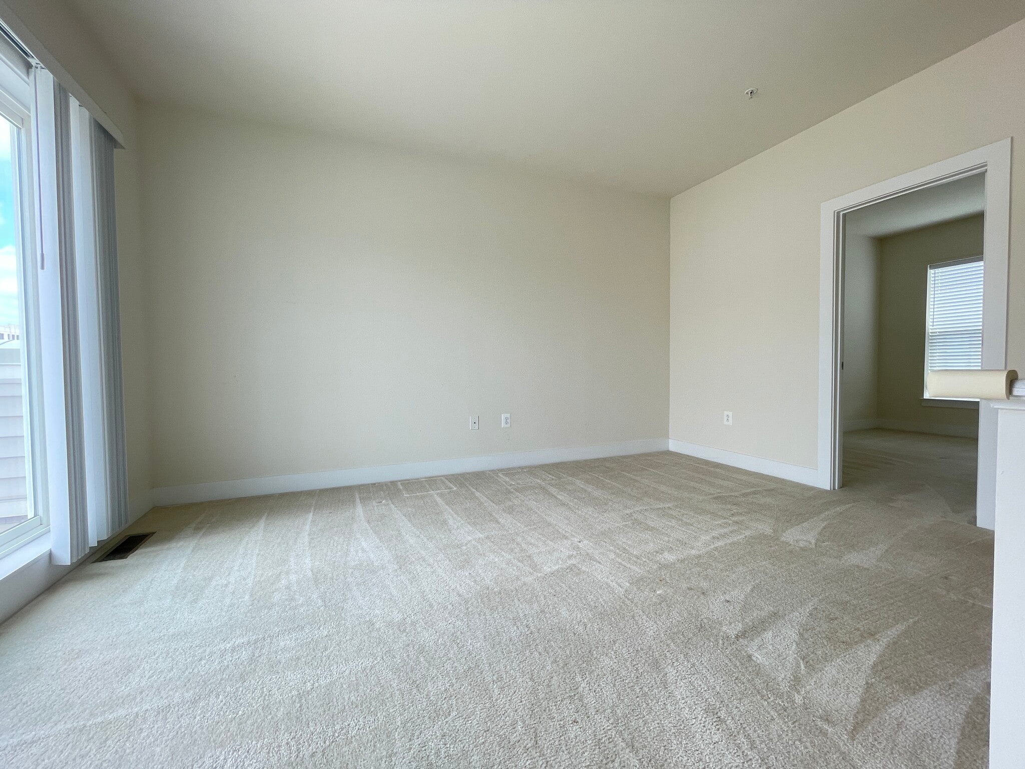 loft rec area - 924 King Farm Blvd