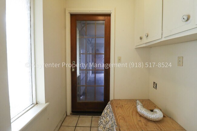 Building Photo - East Tulsa 3 Bedroom Gem! Available for immediate move in!