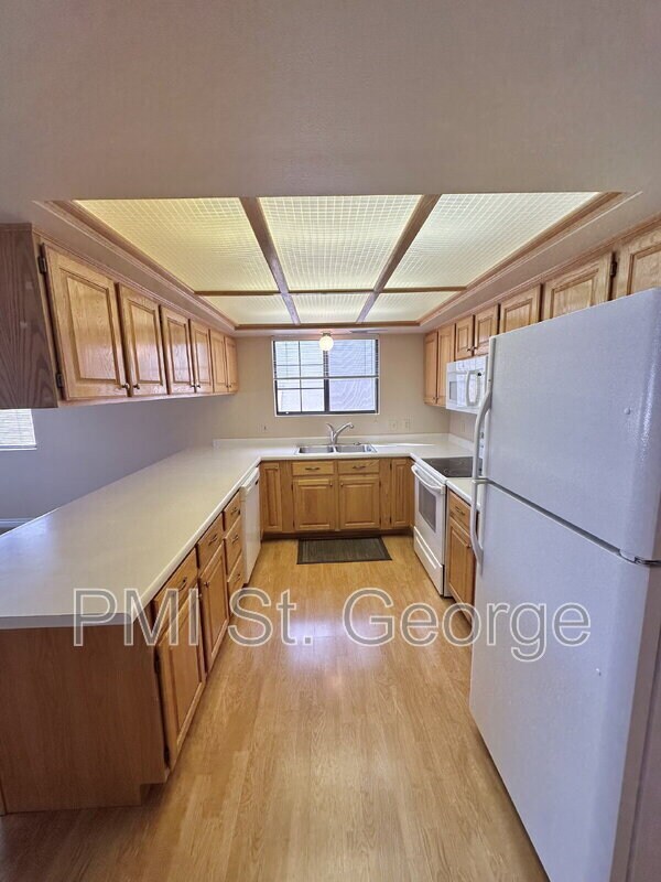 Building Photo - 55 E 600 S