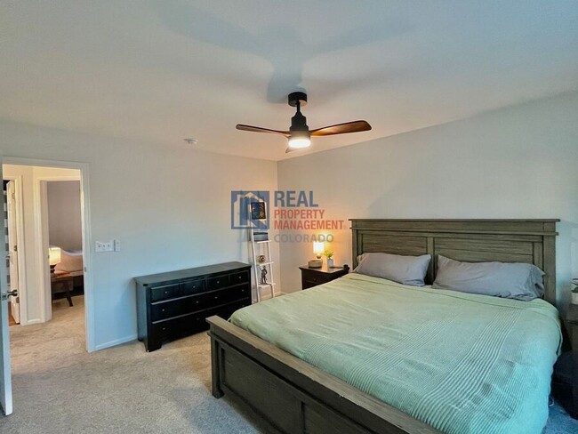 Building Photo - 940 W 133rd Cir