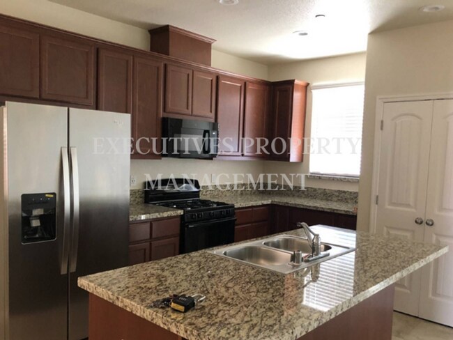 Building Photo - 1470 Woodbury Ct
