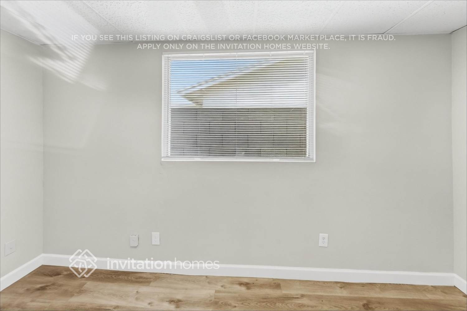 Building Photo - 3068 N 87th Ave