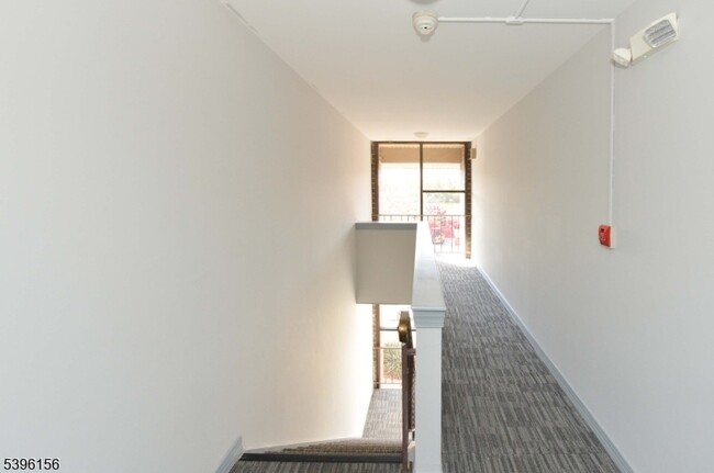 Building Photo - 199 Bergen Turnpike