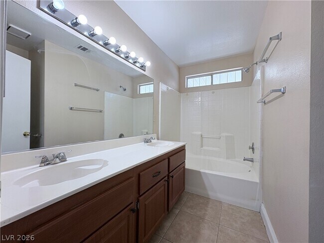 Building Photo - 1613 Crystal Chimes Dr