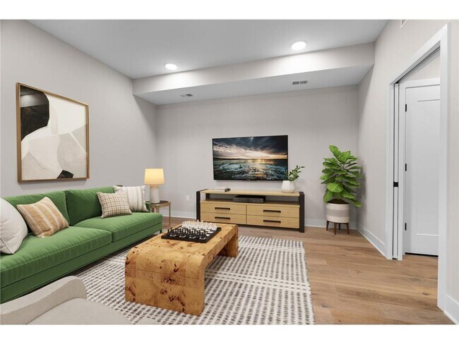 Building Photo - 1 Hill Farm Rd