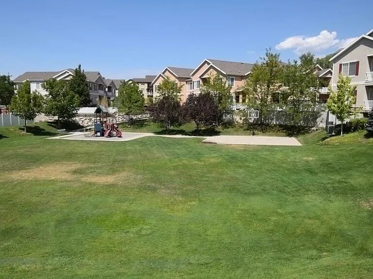Building Photo - 1068 Canyon Meadow Dr
