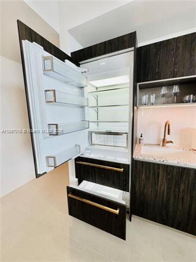 Building Photo - 159 NE 6th St