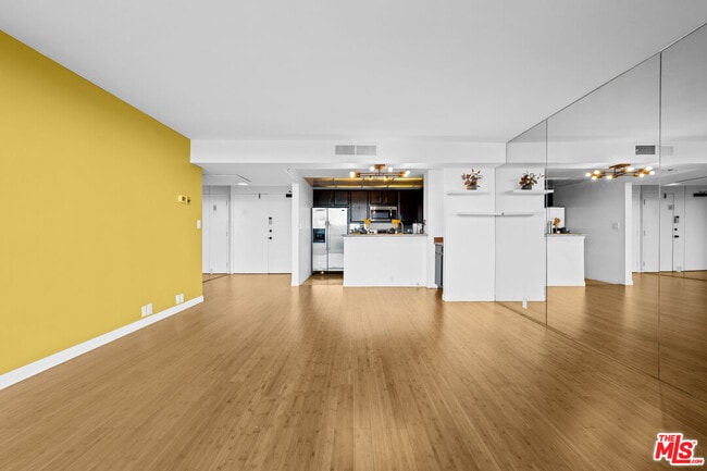 Building Photo - 10535 Wilshire Blvd