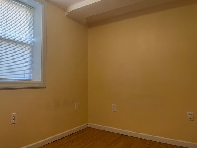 Building Photo - 109 Lathrop St