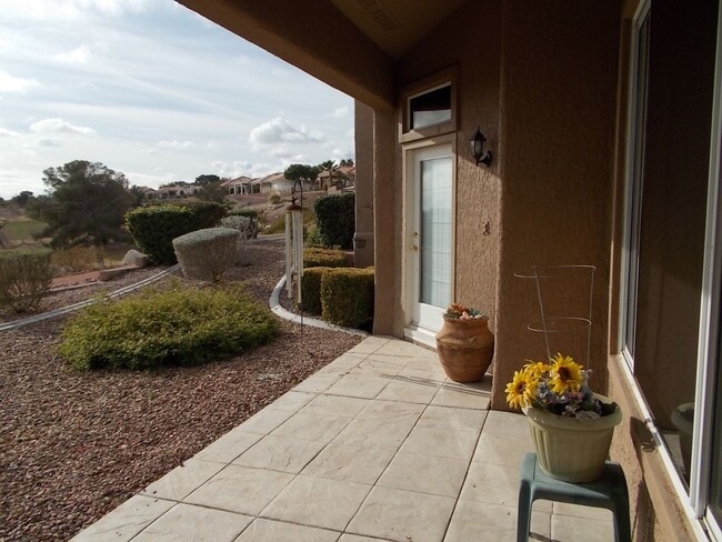 Building Photo - Single-Story Townhome with Golf Course Views in Summerlin