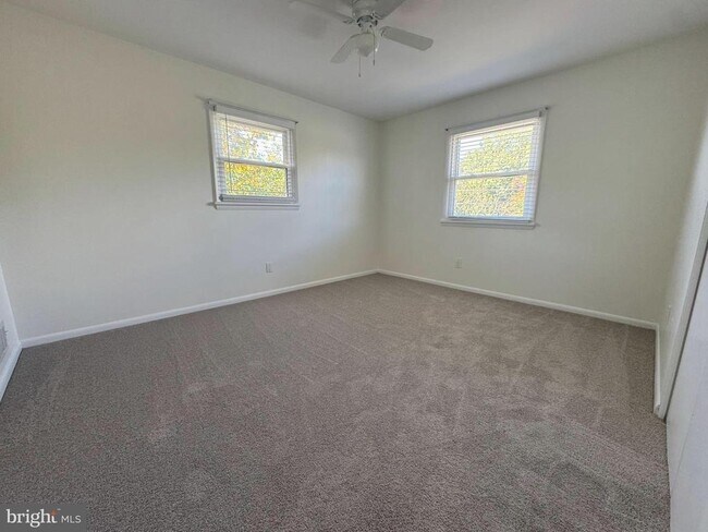 Building Photo - 4611 Eaton Pl