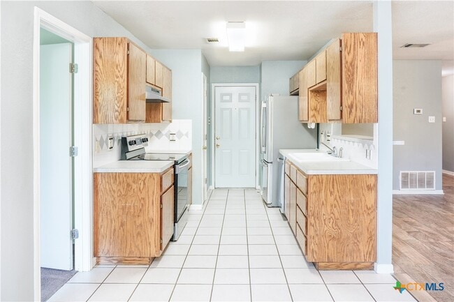 Building Photo - 4501 Embers Dr