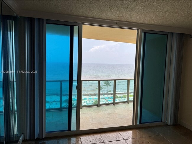 Building Photo - 2501 S Ocean Dr