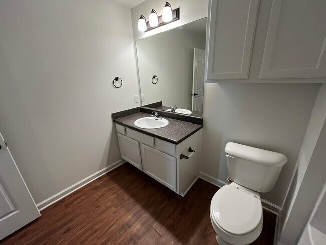 Building Photo - 2515 Martin St