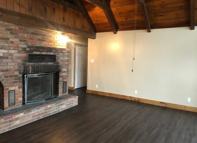 Building Photo - 350 Route 7 South, Unit 102