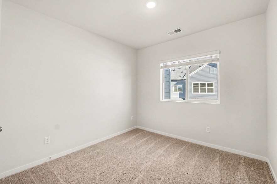 Building Photo - 6328 Deerfoot Dr