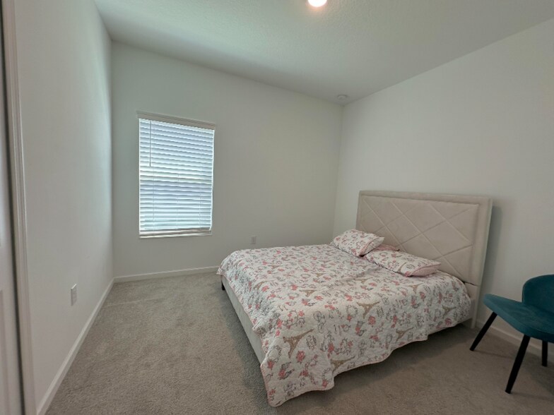 Building Photo - 3501 Yarian Dr