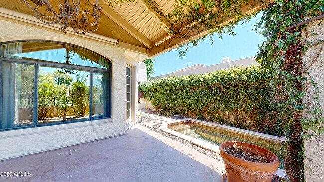 Building Photo - 8100 E Camelback Rd