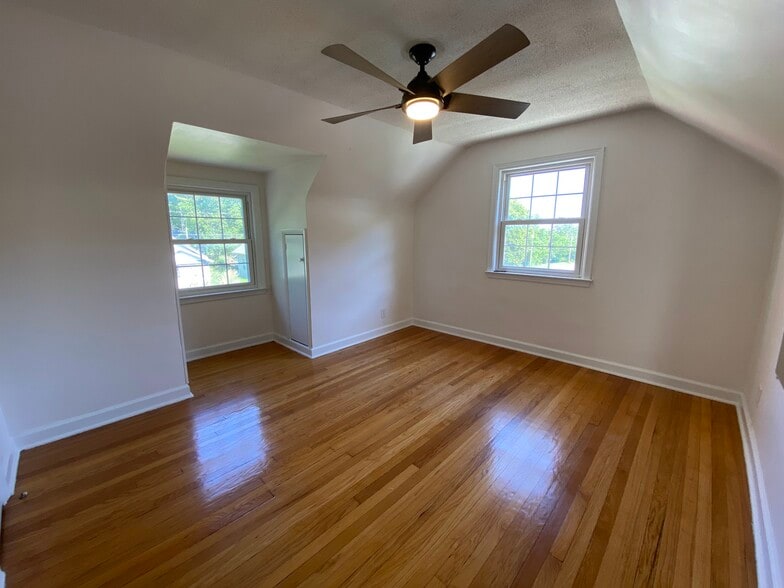 Bedroom on 2nd level - 2634 S 15th St