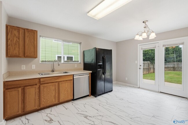 Building Photo - 3262 Lakeland Dr SW