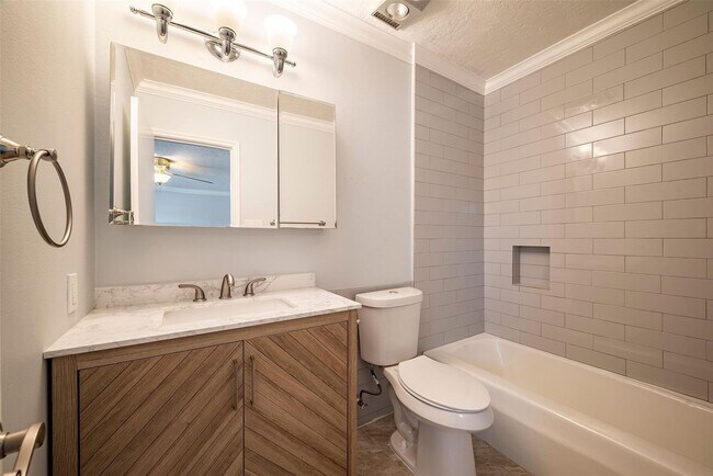 Building Photo - 2352 Triway Ln