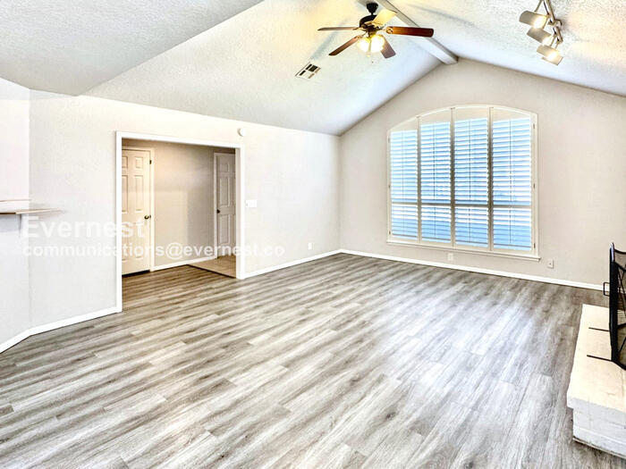 Building Photo - 1201 W 112th St