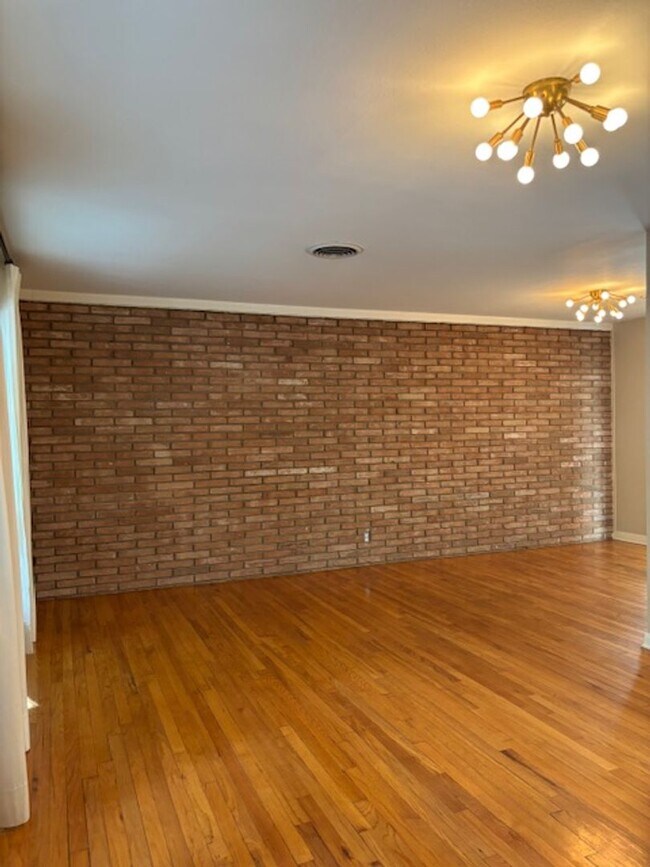 Building Photo - 7709 Mullen Dr