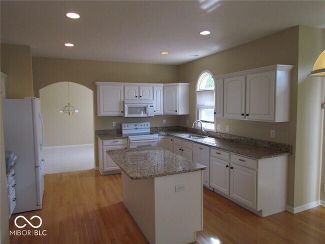 Building Photo - 411 Mari Way