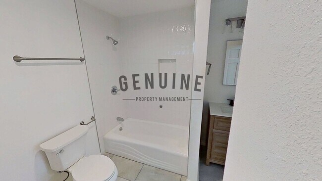 Building Photo - Upgraded 4Bd 2Ba Home