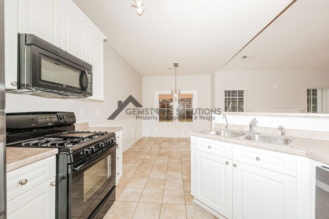 Building Photo - 1006 Prince St