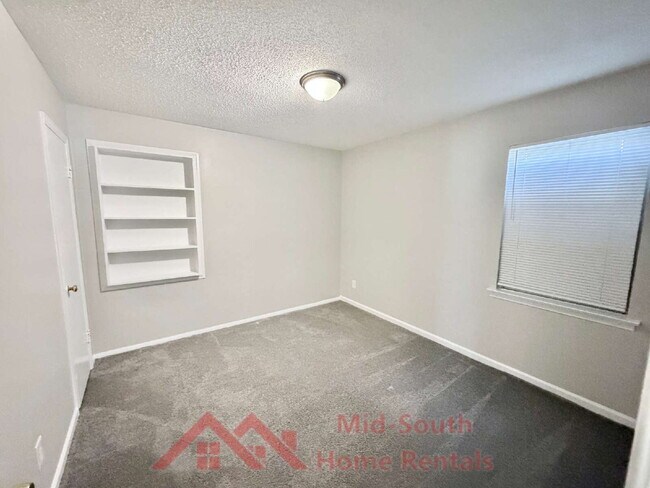 Building Photo - 3243 Boone St