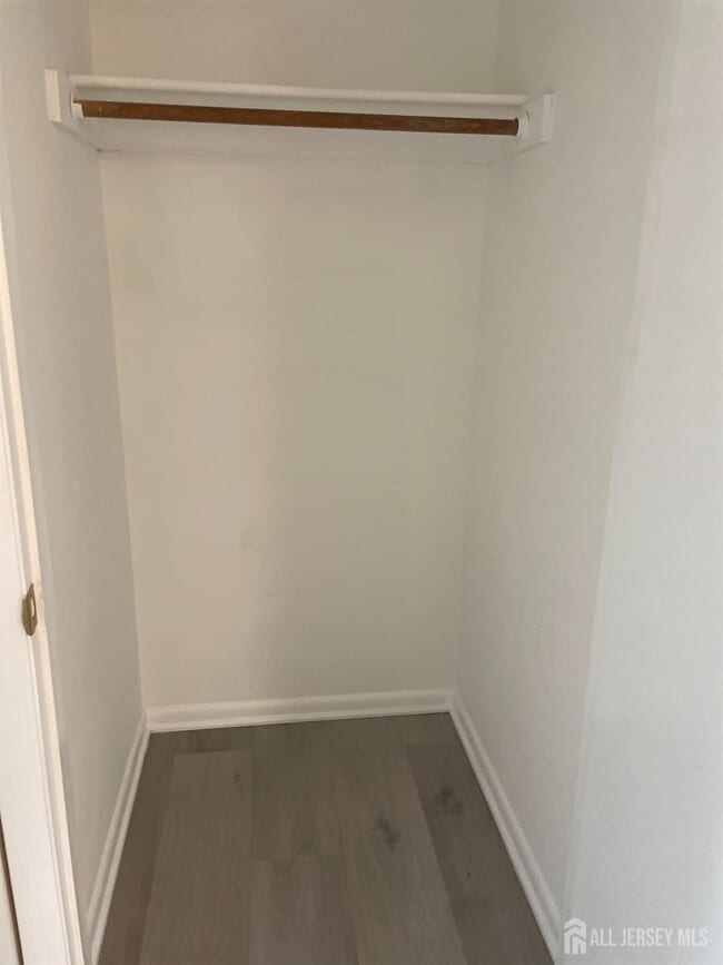 Building Photo - 414 Ravens Crest Dr