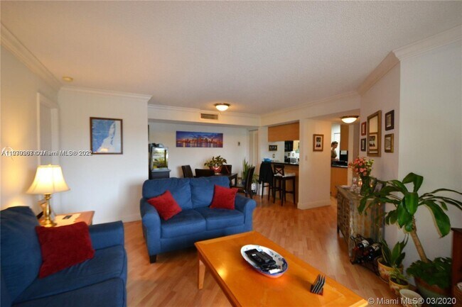 Building Photo - 10765 SW 108th Ave