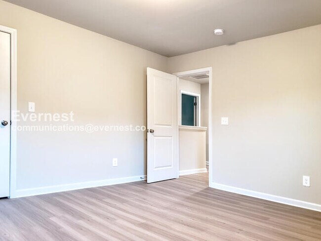 Building Photo - 1484 Arbor Pl Dr