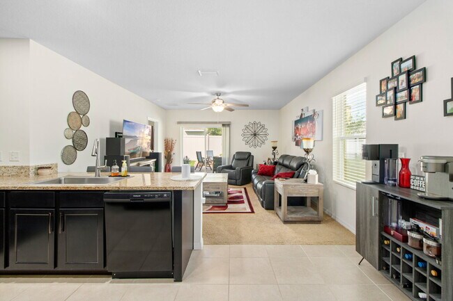 Building Photo - LIKE NEW Home For Rent in Southfork Lakes!