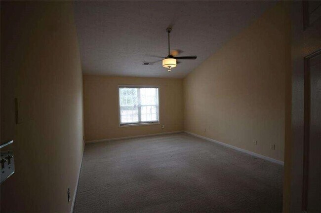 Building Photo - 1975 Heatherton Rd