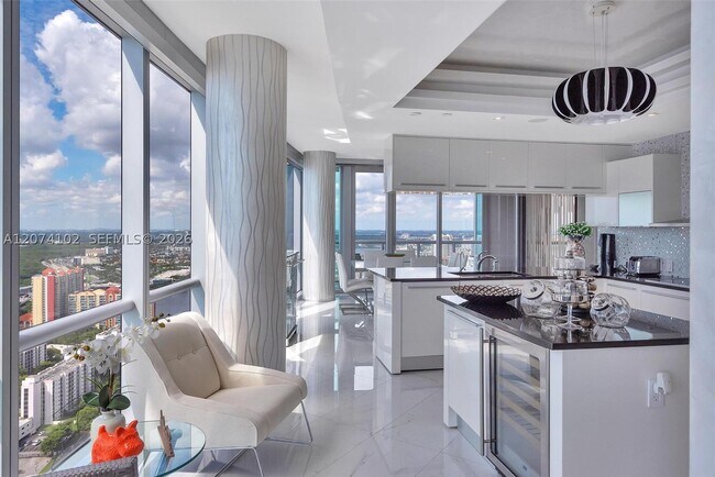 Building Photo - 17121 Collins Ave
