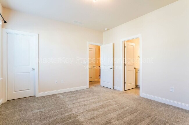 Building Photo - 616 Mount Blanc Way