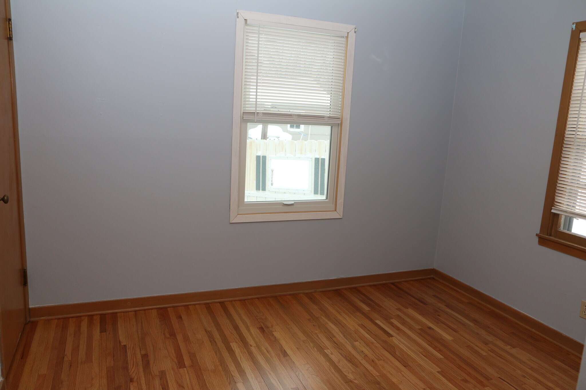 Building Photo - 1905 S Western Ave