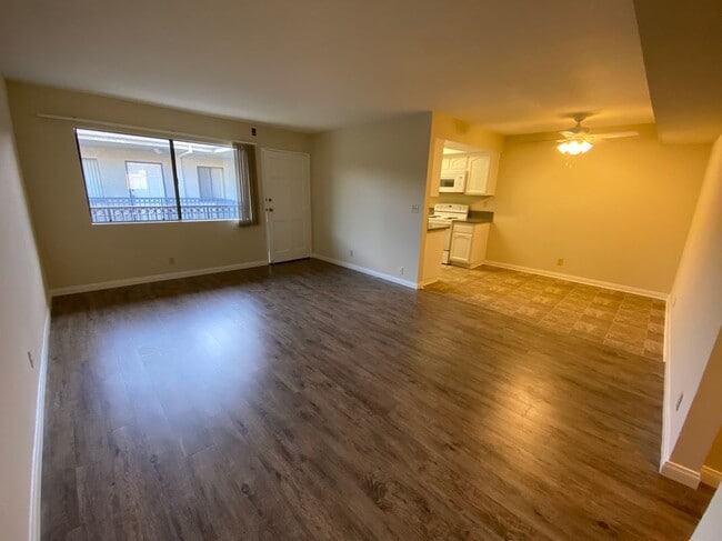 Building Photo - 211 W Verdugo Ave