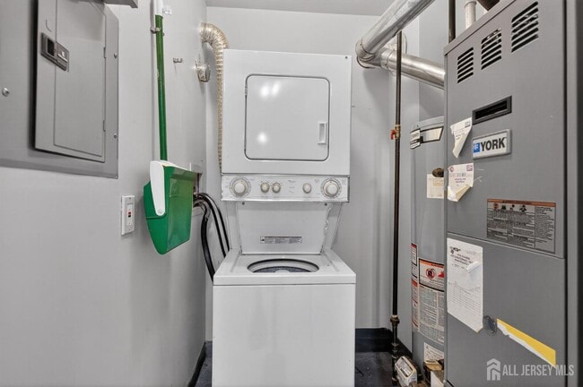 Building Photo - 726 Waterford Dr