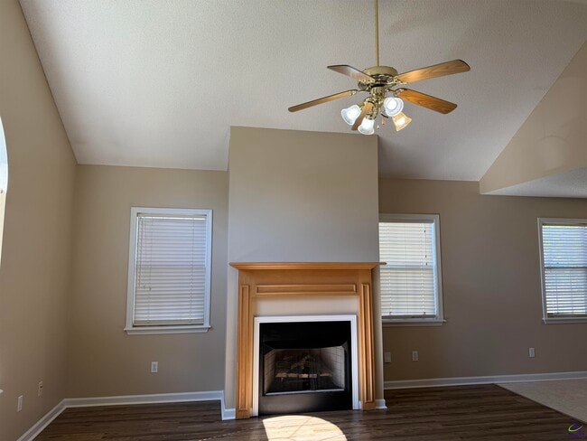 Building Photo - 510 Clover Trail