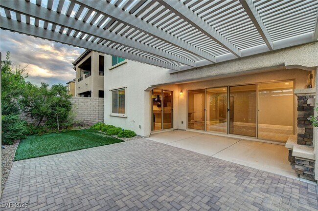 Building Photo - 12217 Nasino Ave