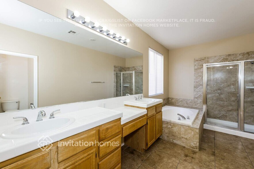 Building Photo - 2352 Kenneth Ave