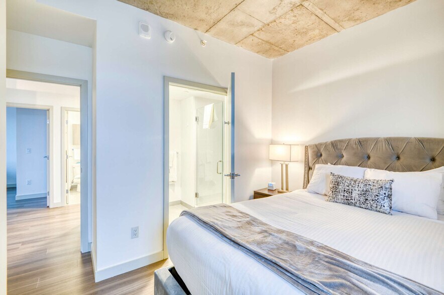 Building Photo - 82 Ames St