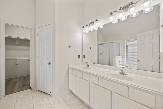 Building Photo - 4823 Lake Daniel Ct