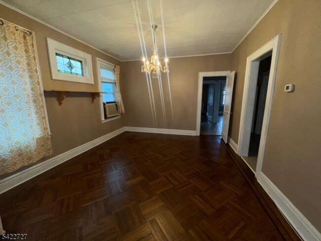 Building Photo - 742 Pennington St