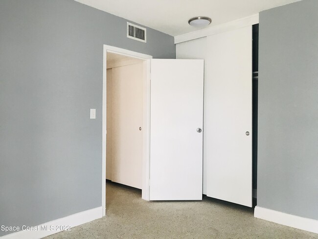 Building Photo - 250 N Banana River Dr