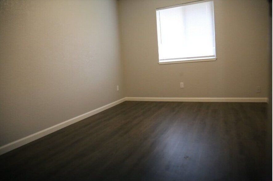 Second bedroom - 2530 Jason Ct