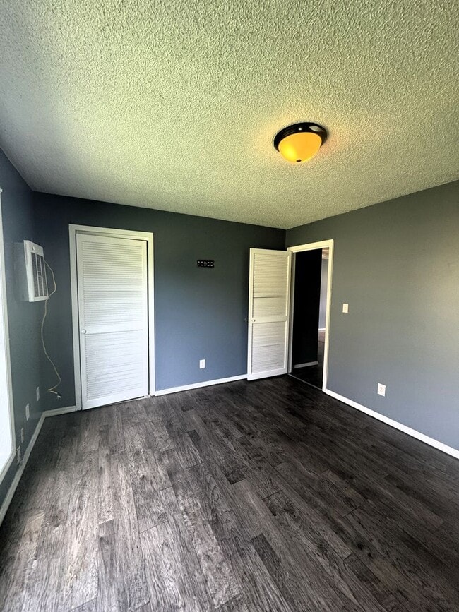 Building Photo - Available For Immediate Move-In!